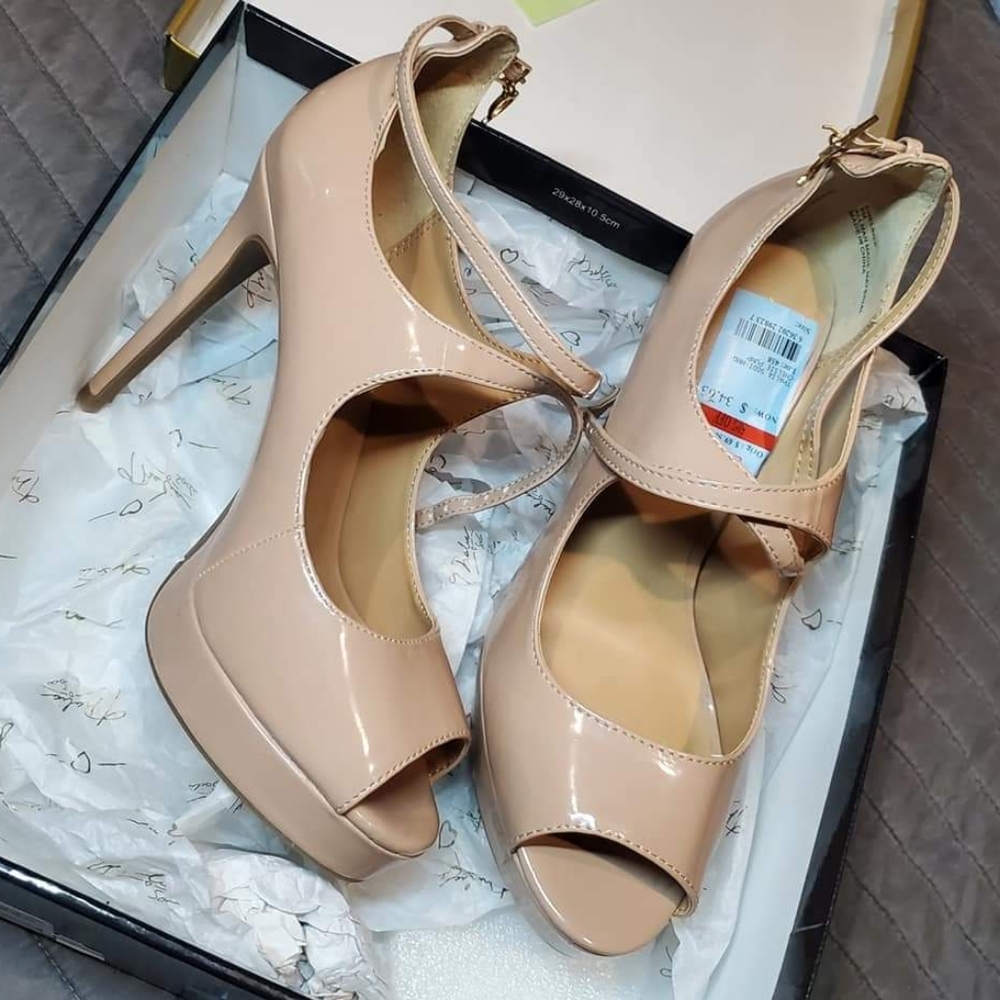 NIB Nude Platform Pumps Size 9